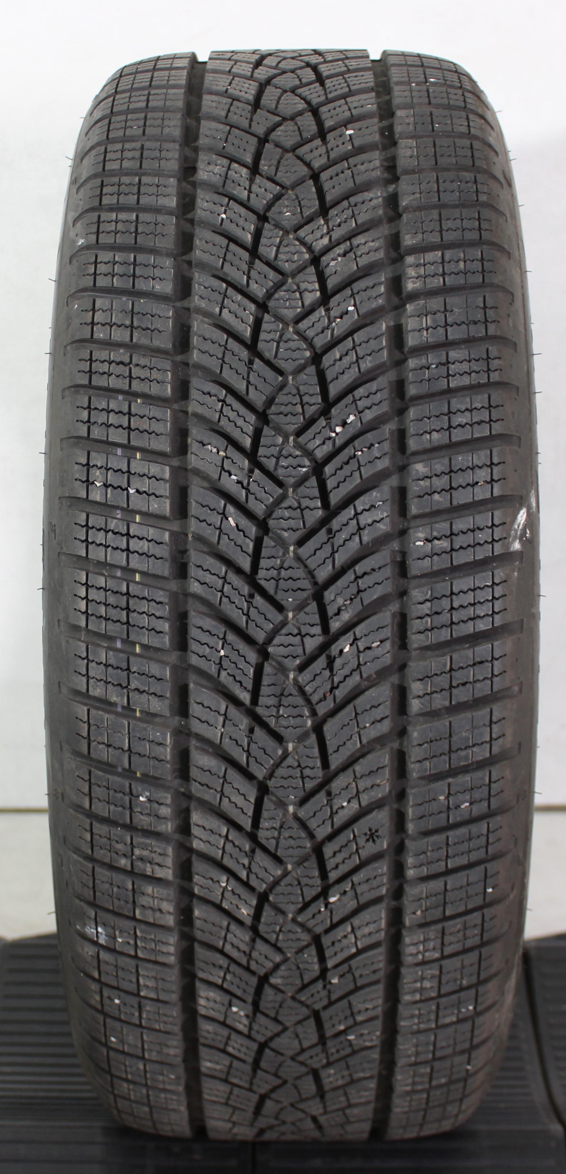 1 x 225/50R18 99V Winterreifen Goodyear Ultra Grip Performance + 7,5mm 2022 *